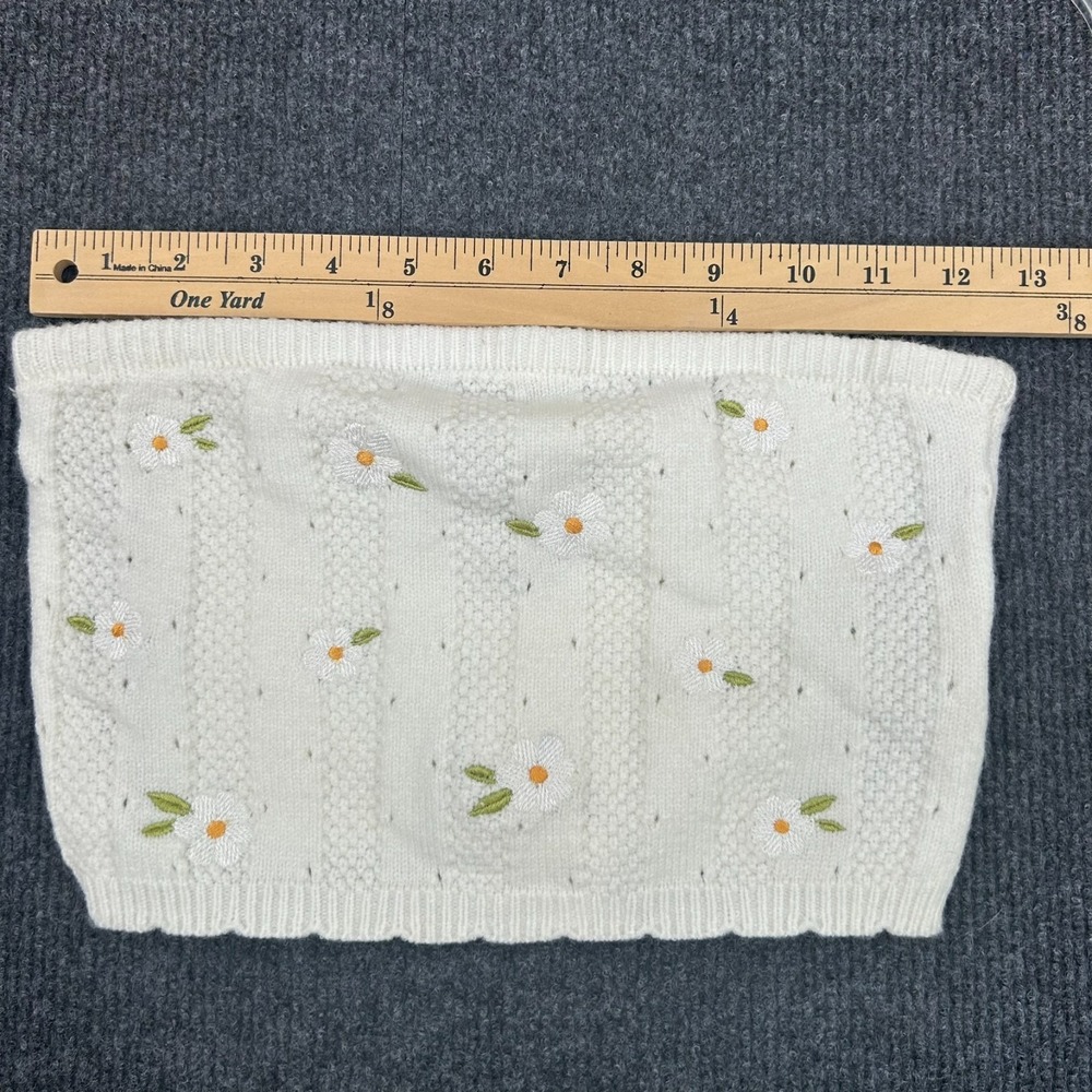 Forever 21 Women's White Sweater Tube Top Small Embroidered Daisies - New - Picture 2 of 10